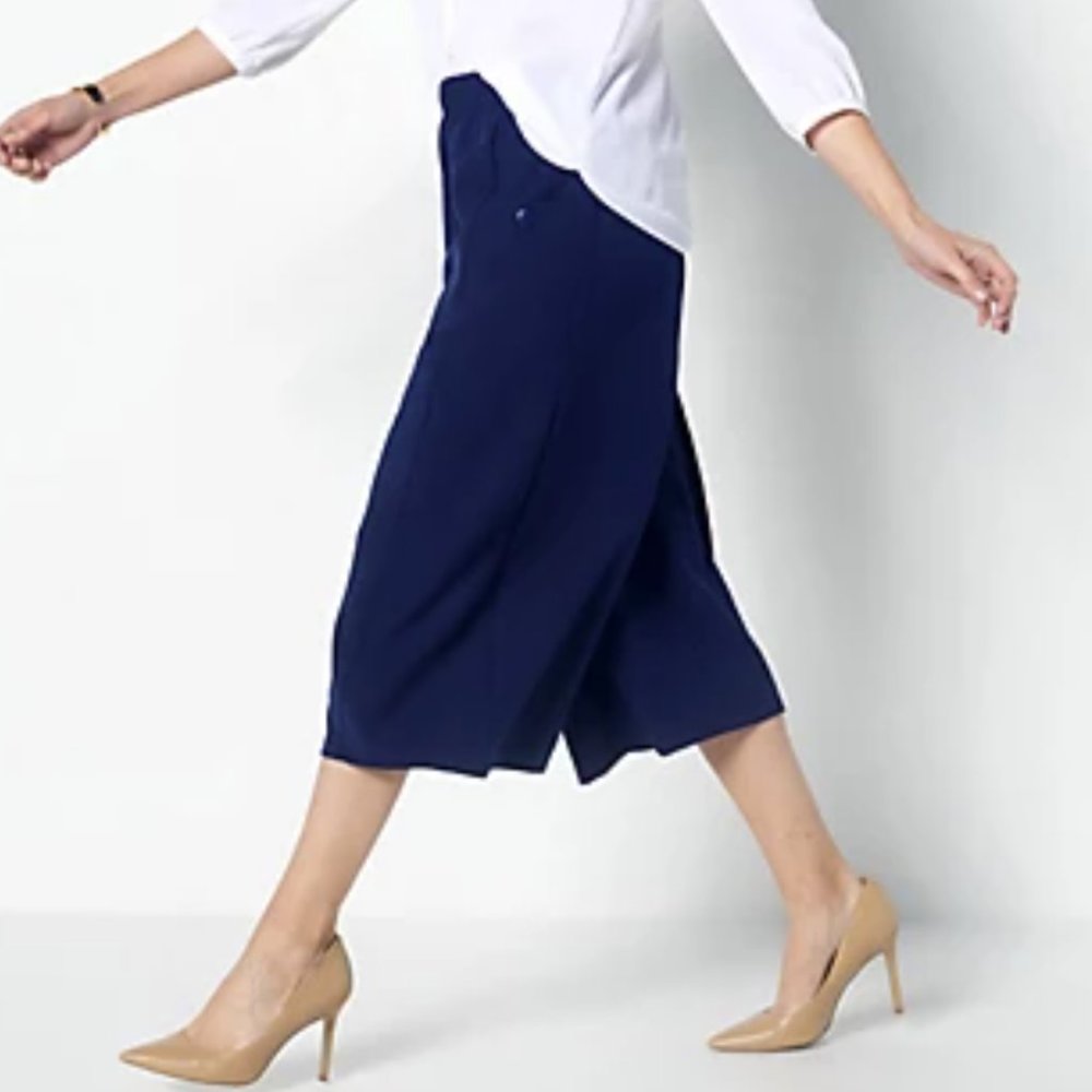 Truth + Style Woven Cropped Wide Leg Pull On Pants  NAVY. 14401